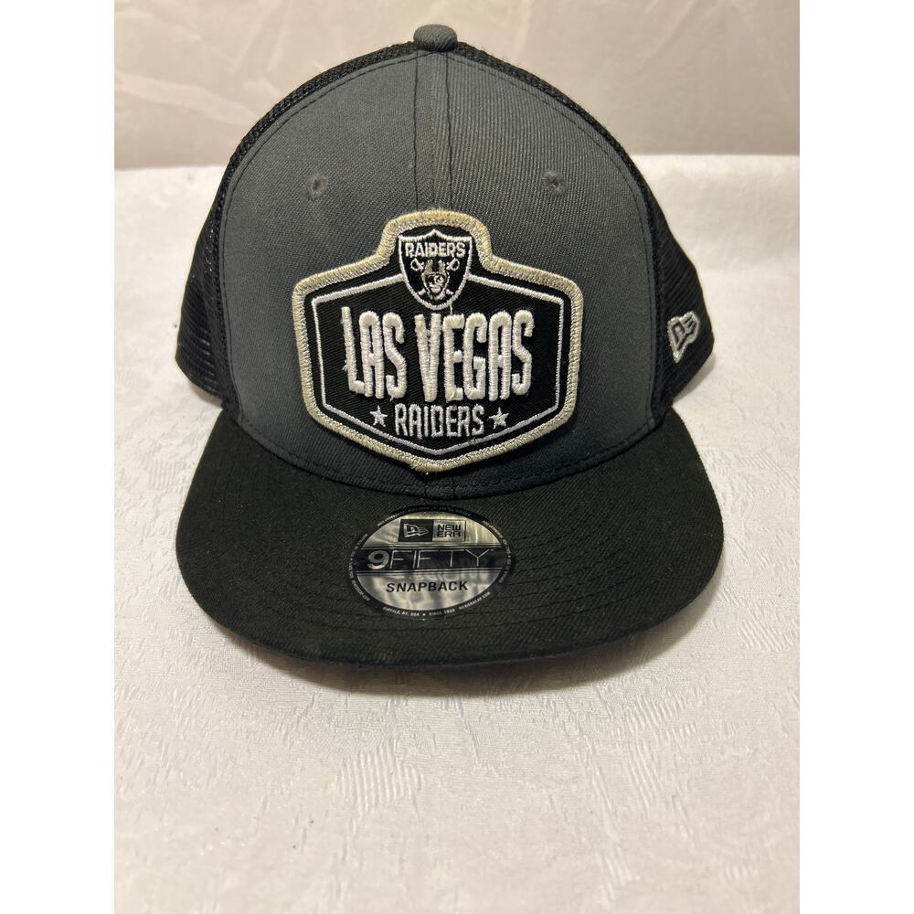 Las Vegas Raiders NewEra 9Fifty Cap, Mesh Snap Back One Sz Fits Most, Blk/Gray